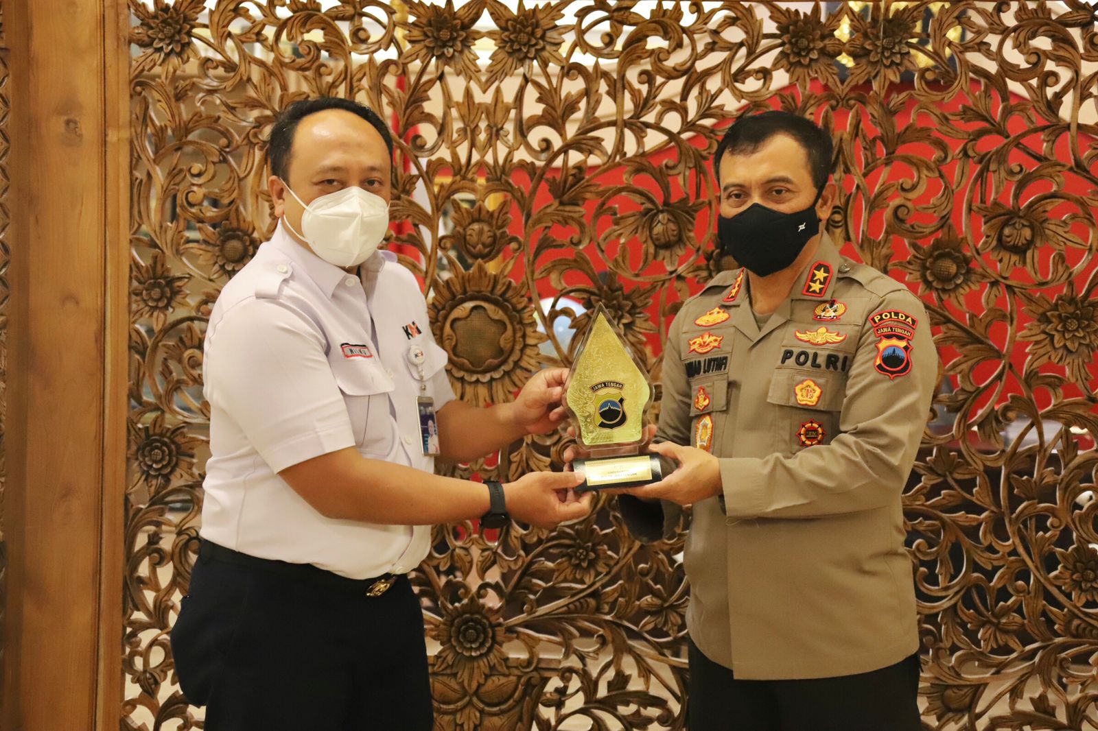 Kapolda Jateng Irjen Pol Ahmad Luthfi menerima kunjungan dari PT KAI yang diwakili oleh Ka Daops 4 (Semarang) Wisnu Pramudyo