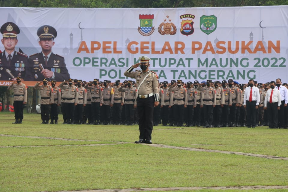 Polresta Tangerang Polda Banten melaksanakan Apel Gelar Pasukan Operasi Ketupat Maung di Lapangan Maulana Yudhanegara