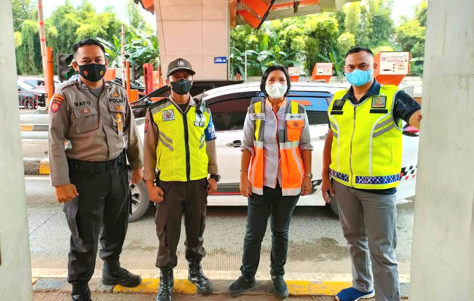 Personel Ditpamobvit Polda Banten Gelar Patroli di Sepanjang Jalan Tol Tangerang-Merak