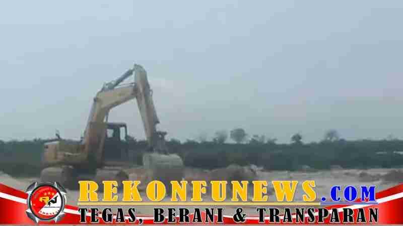 Aktivitas galian C ilegal di Kilometer 11, Garuda Sakti, Kabupaten Kampar, Riau