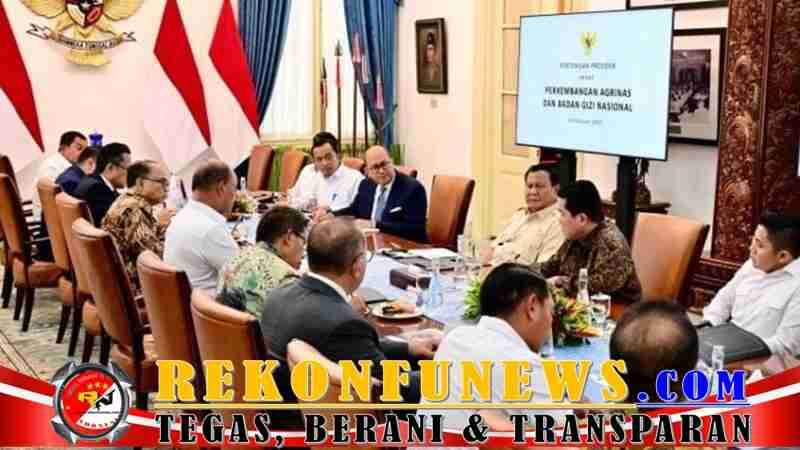 Presiden Prabowo Subianto menggelar pertemuan dengan jajaran Menteri Kabinet Merah Putih di Istana Merdeka Jakarta, pada Senin, 24 Februari 2025